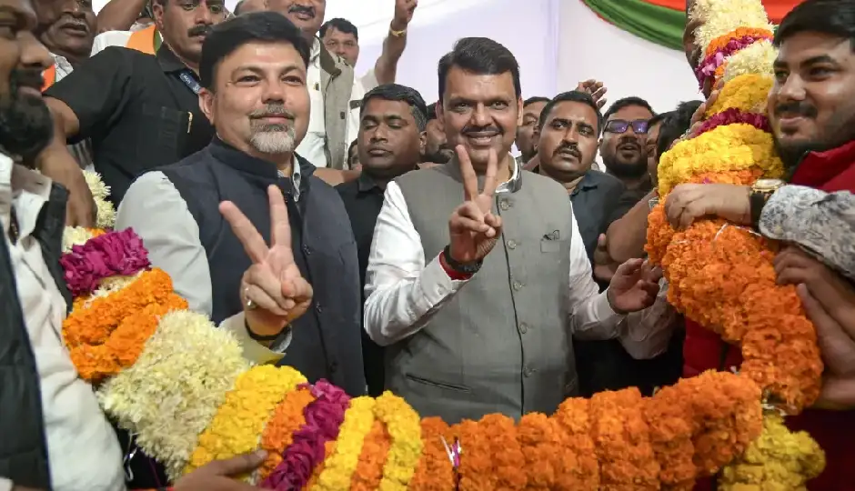 महाराष्ट्र विधान परिषद चुनाव: 17 में से 16 सीटों पर महायुती का दबदबा, नासिक में निर्दलीय उम्मीदवार ने बदले समीकरण, कांग्रेस रही खाली हाथ