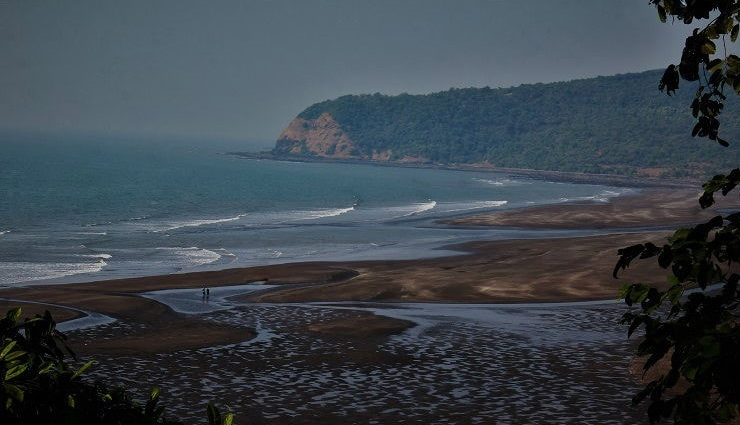 beaches to explore in maharashtra,maharashtra,ganpatipule beach,dahanu-bordi beach,shriwardhan harihareshwar beach,mandwa and kihim beach,madh island beach,marve,manori,and gorai beach