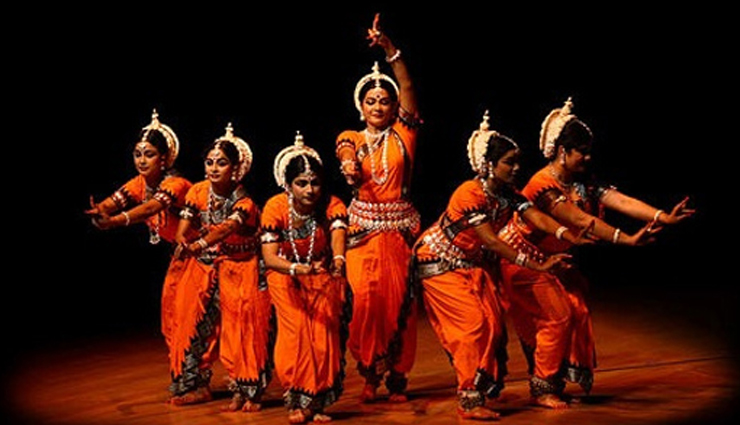 festivals of maharashtra,maharashtra,festivals in india,india,ganesh chaturthi,gudi padwa,makar sankranti,nashik kumbh mela,shivaji jayanti,ellora festival,kala ghoda arts festival