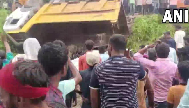 maharashtra,road accident,truck