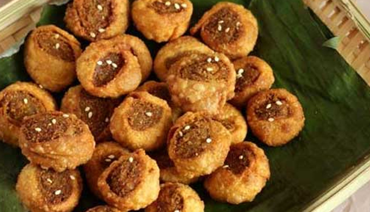 puran poli,misal pav,pudachi vadi,keri aamti,modak,maharashtrian dishes,maharashtra cuisine