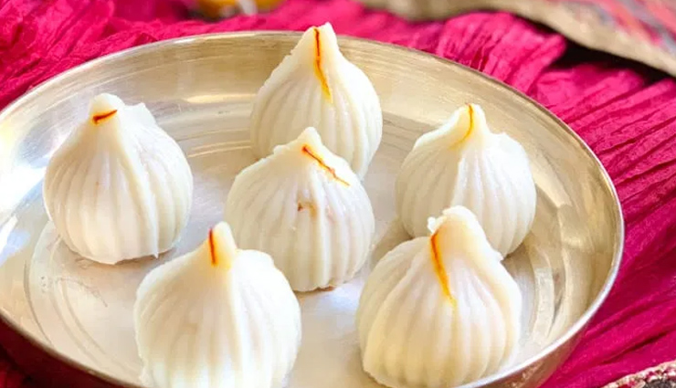 puran poli,misal pav,pudachi vadi,keri aamti,modak,maharashtrian dishes,maharashtra cuisine