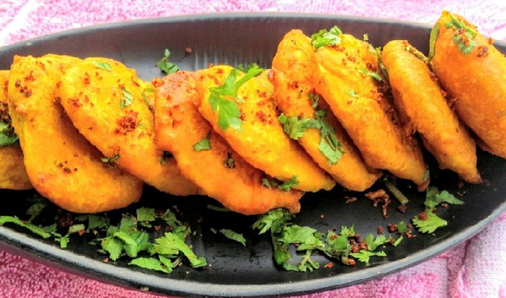 most delicious street food of  maharashtra,holiday,travel,tourism