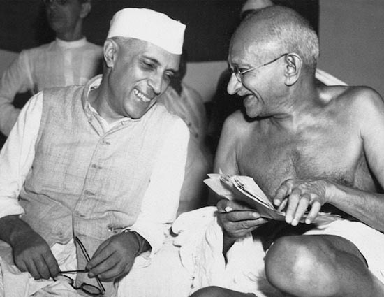 जाने, क्या हुआ था नेहरू जी और गाँधी जी की पहली मुलाकात में ?