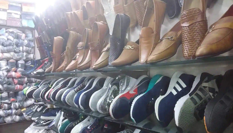 want to buy footwear cheaply come to these markets of delhi,holiday,travel,tourism