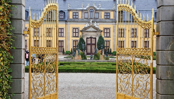 vastu tips,vastu tips in hindi,money and prosperity,positivity in life