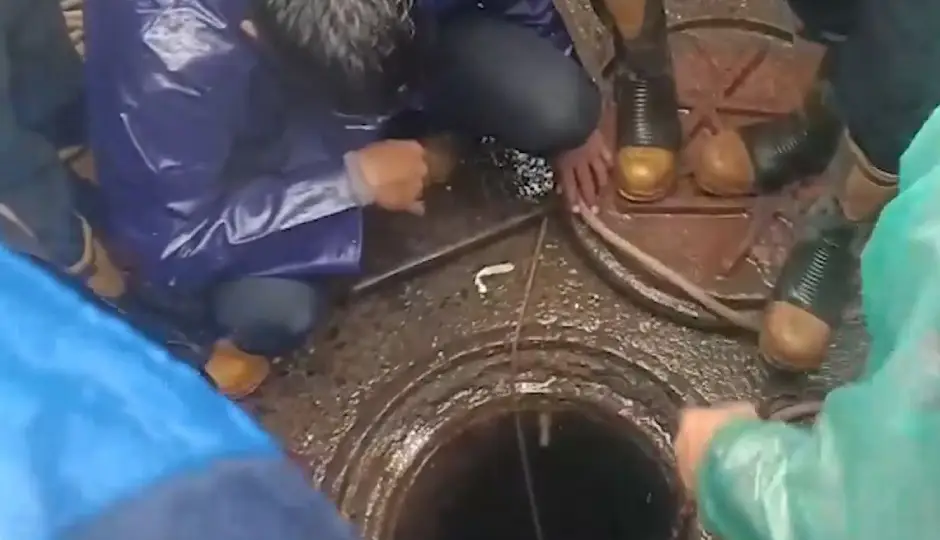 मुंबई में मूसलाधार बारिश के दौरान दर्दनाक हादसा, खुले मैनहोल में गिरने से शख्स की मौत