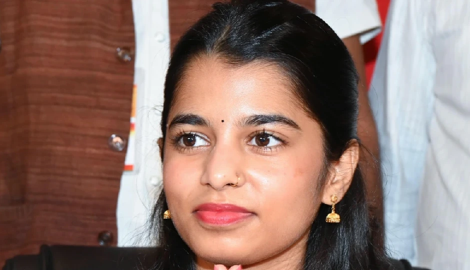 जनता ने भरोसा जताया है, अब जिम्मेदारी निभानी, अलीनगर से जीत के बाद काम में जुटीं मैथिली ठाकुर