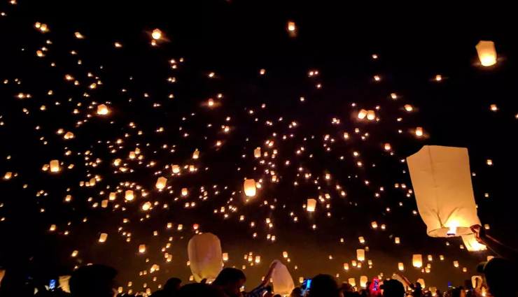 जयपुर : दिवाली जैसी रही मकर संक्रांति की रात, आसमान में देखने को मिली आतिशबाजी और विशिंग लैंप