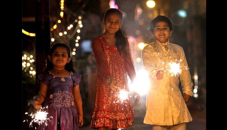 make others diwali a special one,ways to celebrate diwali,diwali,diwali 2017,diwali special