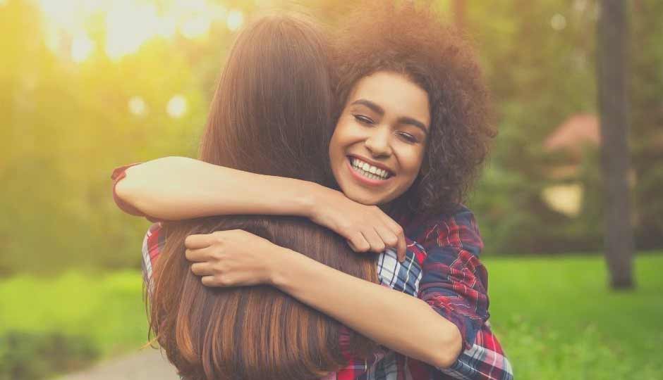 10 Ways to Make Someone Happy When They’re Going Through a Tough Time