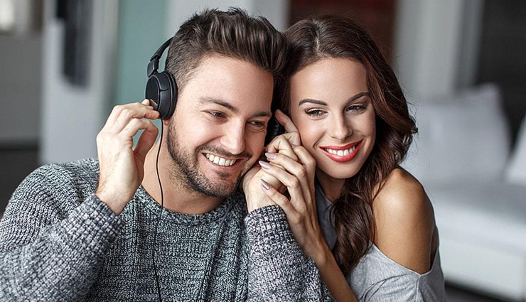 effective tricks that make a man happy,tips to make a man happy,couple tips,relationship tips