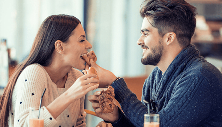 effective tricks that make a man happy,tips to make a man happy,couple tips,relationship tips