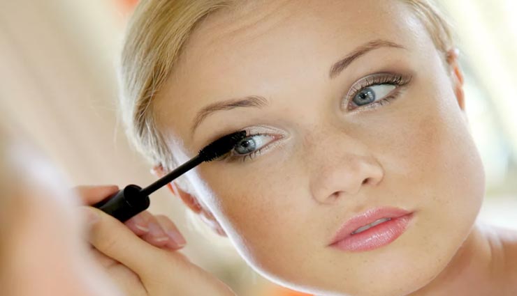 beauty tips,beauty tips in hindi,makeup tips,makeup tips in hindi,waterproof makeup,makeup for rainy days