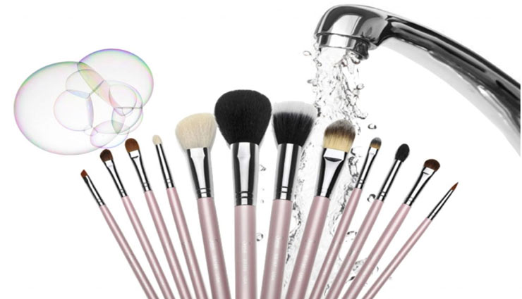 मेकअप ब्रश की सफाई भी बहुत जरूरी, जानें इसका सही तरीका tips to clean makeup brush,cleaning makeup brushes,makeup brush,household tips,home decor tips