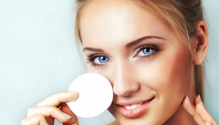 मानसून में इस तरह करें मेकअप, लंबे समय तक देगा ग्लैमरस लुक