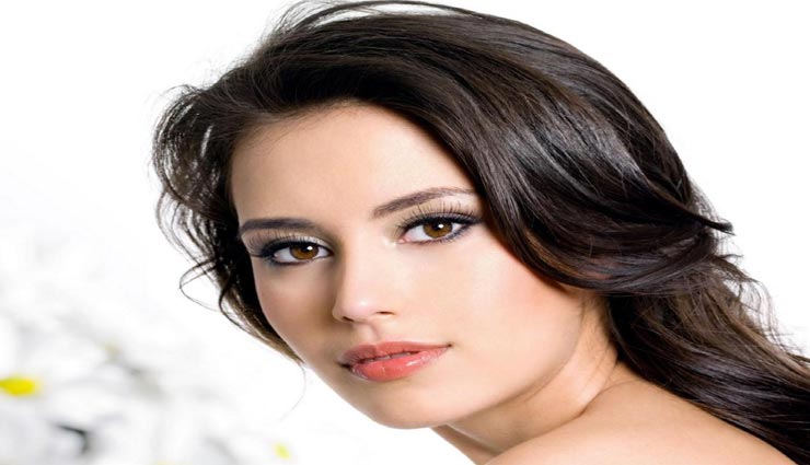 टीनएजर्स के लिए परफेक्ट है ये ब्यूटी टिप्स, दिखेंगी बॉलीवुड एक्टर्स जैसी खूबसूरत