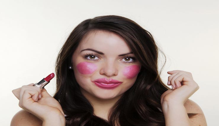 आपके लुक को खराब करती हैं मेकअप की ये 7 गलतियां, जानें और बचें