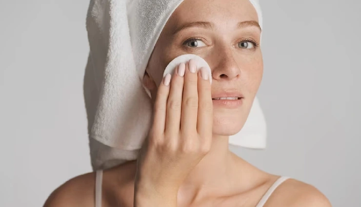 facial oils benefits,how to use face oils,skincare with facial oils,facial oil tips,natural skin hydration,glowing skin routine,face oil hacks,versatile facial oils,beauty routine with oils,facial oil uses,skin nourishment oils,radiant skin tips,deep hydration skincare