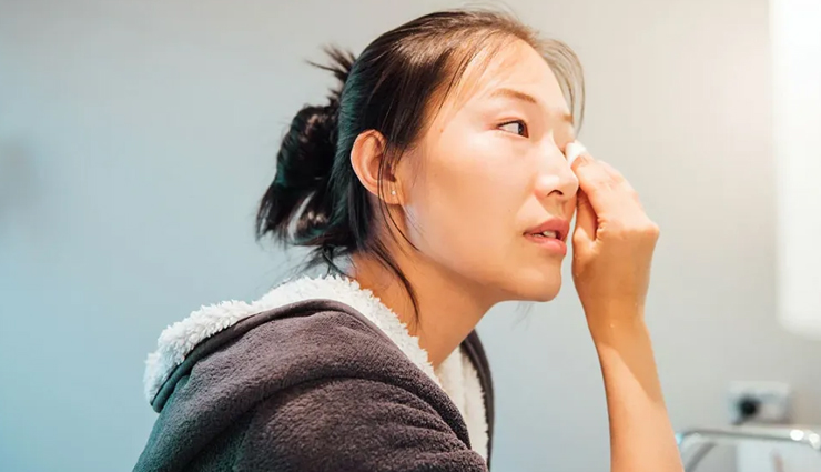 diy makeup removers,natural makeup removers,homemade makeup remover,skin-friendly makeup removal,diy makeup remover recipes,makeup removal with natural ingredients,chemical-free makeup remover,homemade beauty products,nourishing makeup removers,natural skincare remedies,easy diy makeup remover,gentle makeup removal,makeup remover for sensitive skin,natural beauty tips,homemade skincare solutions