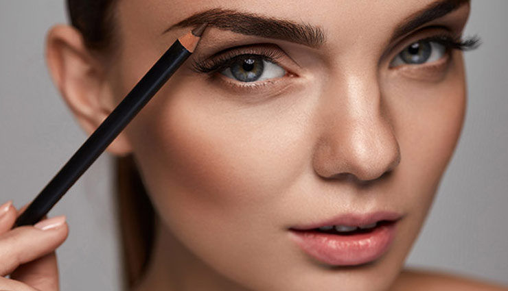 जान लें मेकअप से जुड़े ये 5 सीक्रेट्स, आप खुद बन जाएंगी मेकअप आर्टिस्ट