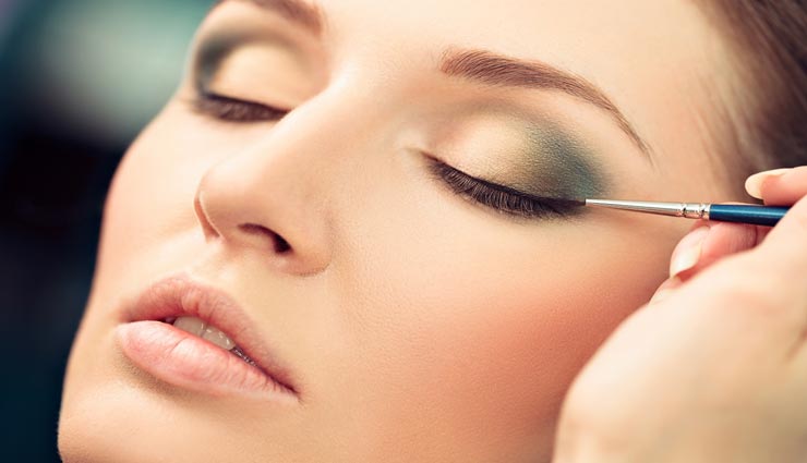 इस तरह करें मिनटों में मेकअप, पाएंगी चहरे पर निखार