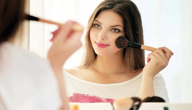 मेकअप की बारीकियां समझ बचें गलतियों से, मिलेगा आकर्षक चेहरा
