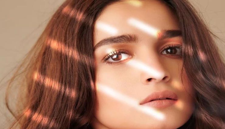 घर बैठे आजमाए ये मेकअप टिप्स, निखरेगी आपकी सुन्दरता