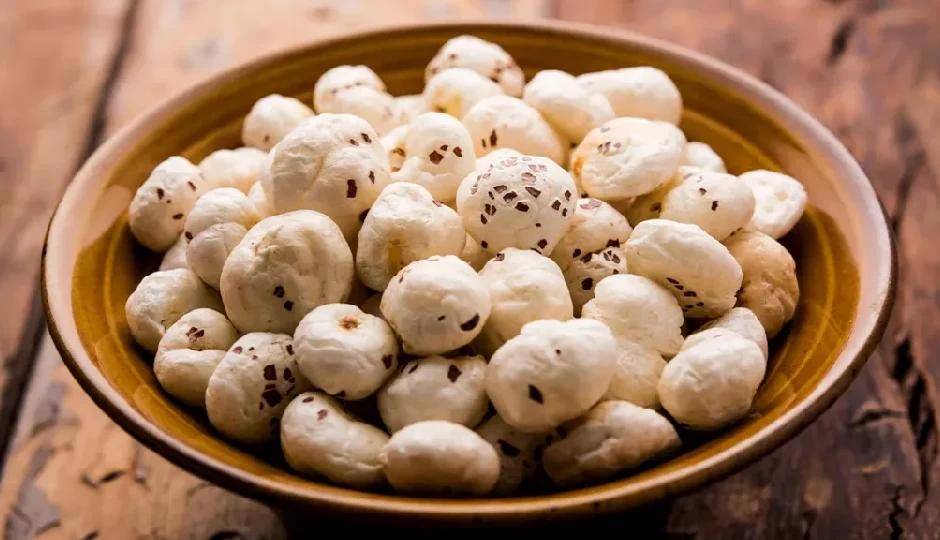 अगर रोजाना खा लें सही मात्रा में मखाना, तो हड्डियां होंगी मजबूत और दिल रहेगा दुरुस्त, जानिए सेवन का सही तरीका