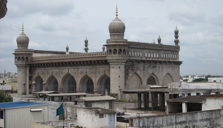 iconic historic buildings,iconic historic buildings in india,south indian temples,nalanda,vittala temple complex,konark sun temple,tawang monastery,makkah masjid,Hawa Mahal,taj mahal,rani ki vav,brihadeeswarar temple,qutub minar,travel,travel guide,tourism