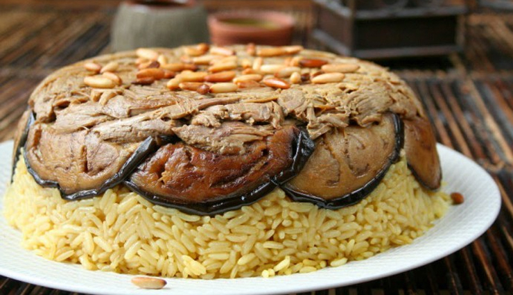 jordanian cuisine must-try dishes,best food to eat in jordan,traditional jordanian dishes,jordanian street food delights,top jordanian culinary experiences,iconic jordanian foods,jordanian gastronomy highlights,authentic jordanian food guide,jordanian cuisine exploration,jordans must-eat foods