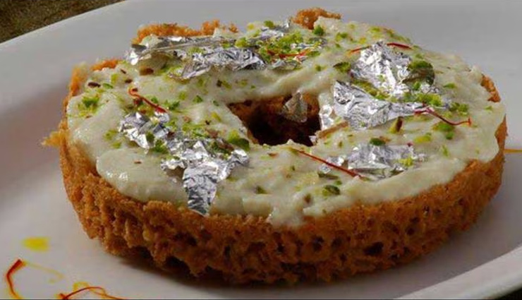 malai ghevar,malai ghevar sweet dish,malai ghevar sawan,malai ghevar raksha bandhan,malai ghevar tasty,malai ghevar delicious,malai ghevar festival,malai ghevar halwai,malai ghevar home,malai ghevar ingredients,malai ghevar recipe