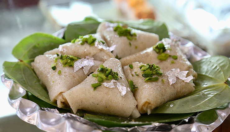 lucknow best food,culinary delights of lucknow,taste the flavors of lucknow,famous dishes of lucknow,authentic lucknow cuisine,must-try food in lucknow,lucknow gastronomic delights,traditional food of lucknow,popular food joints in lucknow,lucknow food guide