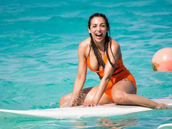 Flashback 2018: अपने हॉट फोटोज से नायिकाओं ने मचाया तहलका, 8वी नंबर वाली का बेटा बॉलीवुड का 'बागी' bollywood,flashback 2018,bollywood bikini photos,amy jackson,rhea chakraborty,adah sharma,kiaraa advani,shama shikander,masaba gupta,kishwar merchant,ayasha shroff,disha patani,malaika arora