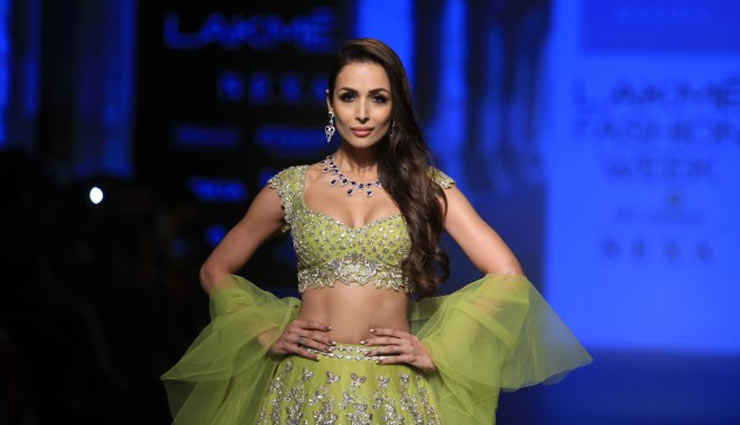 arjun kapoor,malaika arora,arjun malaika marriage date,arjun kapoor marriage date,malaika arora marriage date,arjun loves malaika,malaika loves arjun,arjun kapoor malaika marriage invitation card,Kareena Kapoor,karishma kapoor,ranveer singh,deepika padukone,bollywood,bollywood news  hindi,bollywood gossips hindi