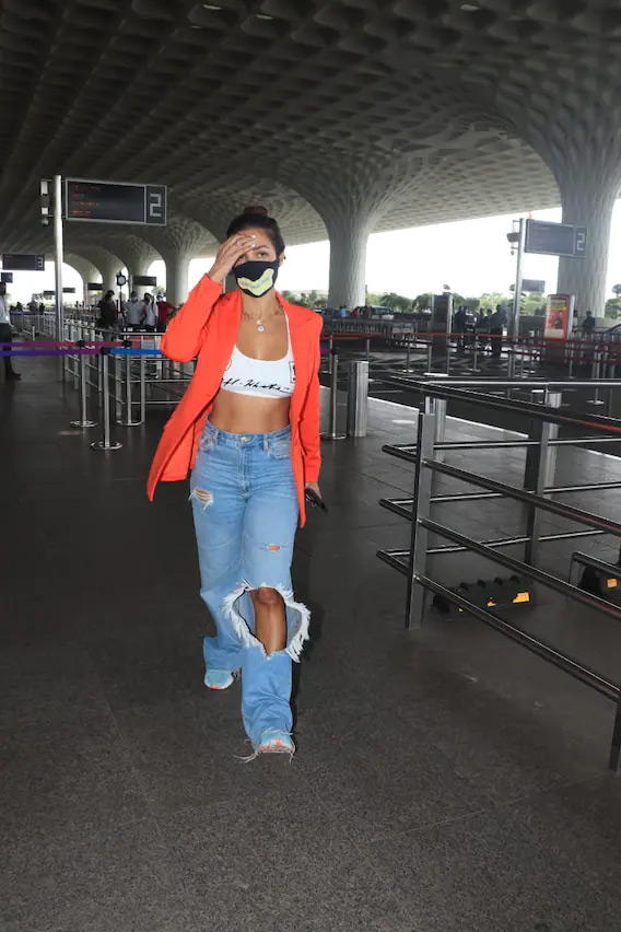 malaika arora,spotted,malaika arora spotted,malaika arora hot photos,malaika arora bold photos,malaika arora looks,entertainment