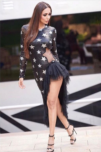 यूँ ही नहीं मिलती फिट बॉडी, करनी पड़ती है बेहद मशक्कत, देखे मलाइका अरोड़ा का फिटनेस वीडियो bollywood,malaika arora khan,malaika arora khan fitness video,viral video,bodhi pilates