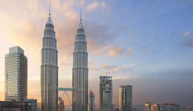 malaysia,places to visit in malaysia,tourist attraction in malaysia,petronas twin towers,langkawi cable car ride,menara kuala lumpur tower,sunway lagoon theme park,tunku abdul rahman national park,melaka historic city