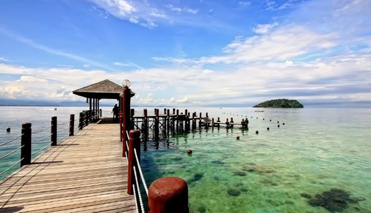 malaysia,places to visit in malaysia,tourist attraction in malaysia,petronas twin towers,langkawi cable car ride,menara kuala lumpur tower,sunway lagoon theme park,tunku abdul rahman national park,melaka historic city