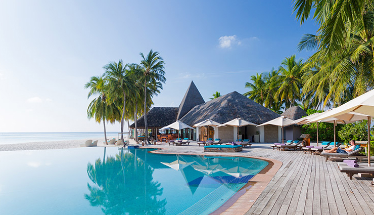 maldives,beach villas in maldives,places to stay in maldives,six senses laamu,constance moofushi,komandoo island resort and spa,veligandu island resort and spa,hideaway beach resort and spa,waldorf astoria maldives ithaafushi