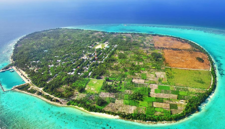 maldives,islands to visit in maldives,ari atoll,vaadhoo,baa atoll,male,thoddoo island,adu atoll