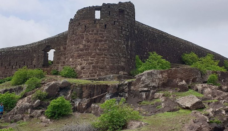 famous forts in maharashtra,maharashtra forts to visit,historical forts in maharashtra,best forts in maharashtra,top forts in maharashtra,forts of shivaji in maharashtra,maharashtra fort tourism
