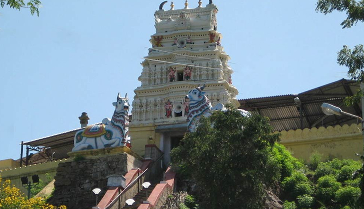 famous temples in mysore,temples of mysore,spiritual landmarks in mysore,mysore iconic temples,discovering the temples of mysore,must-visit temples in mysore,religious heritage of mysore temples,temple tourism in mysore,exploring the sacred sites of mysore,mysore divine treasures