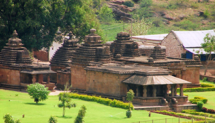 badami,places to visit in badami,badami karnataka,tourist,holidays
