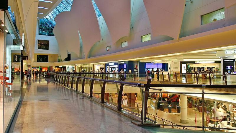 largest shopping malls,shopping malls in the world,malls,new south china mall,golden resources mall,sm city north edsa,1 utama,fars shopping complex