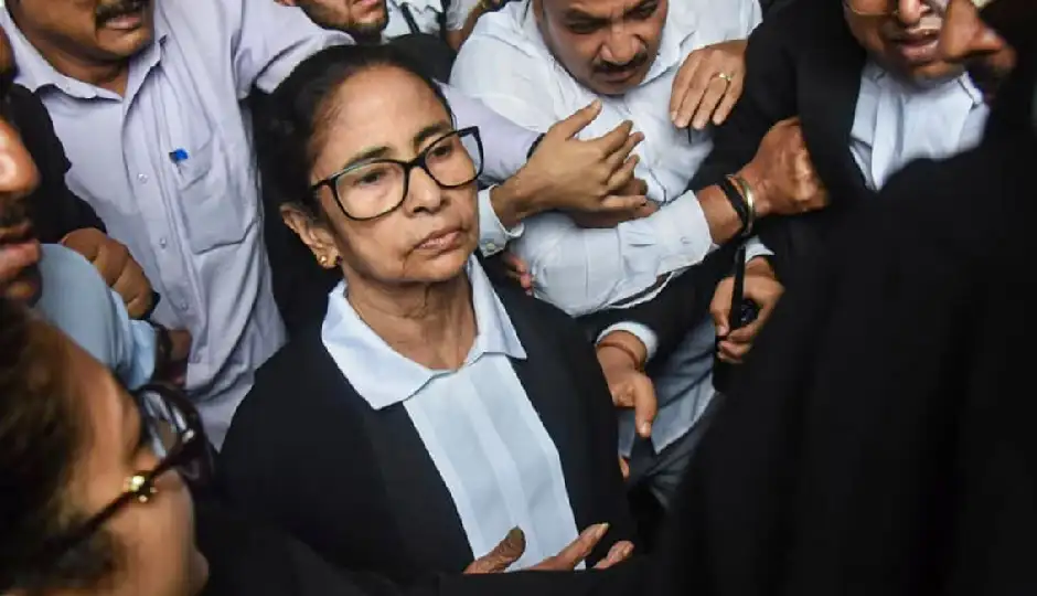 ममता बनर्जी के कोर्ट जाने पर विवाद तेज, पूर्व CJI जस्टिस काटजू की टिप्पणी से बढ़ा राजनीतिक घमासान