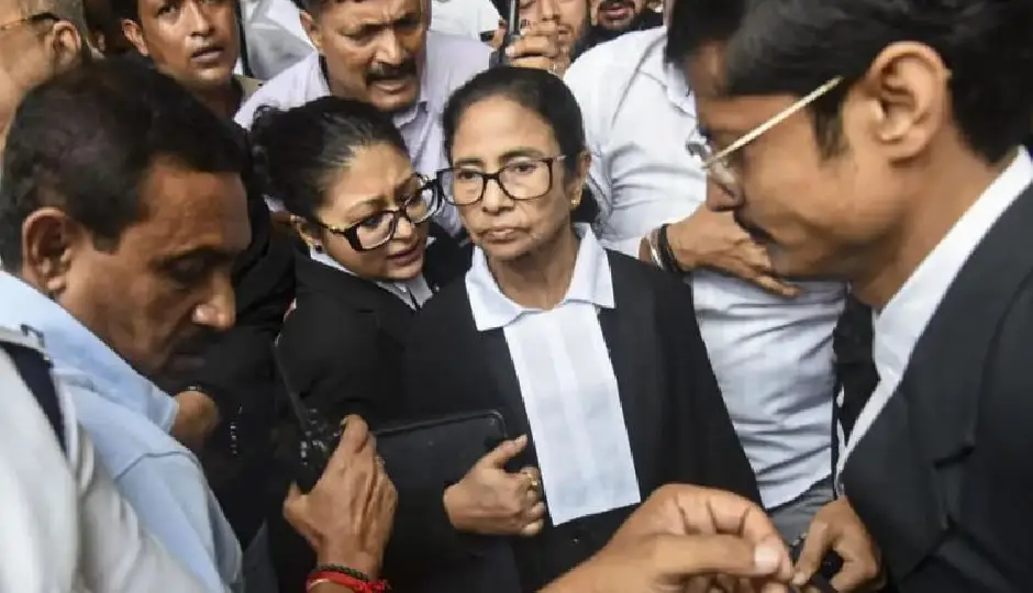 वकील के रूप में पेश, दस्तावेज नहीं मिले तो ममता बनर्जी पर क्या होगा ऐक्शन? बार काउंसिल ने शुरू की जांच