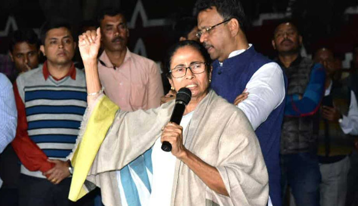 ‘लोकतंत्र को बचाने’ के लिए आज से पश्चिम बंगाल के हर जिले में दो दिन तक धरना देगी ममता बनर्जी की पार्टी