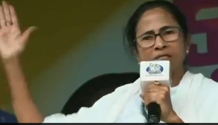 मोदी को थप्पड़ मारने का मन करता है : ममता बनर्जी
