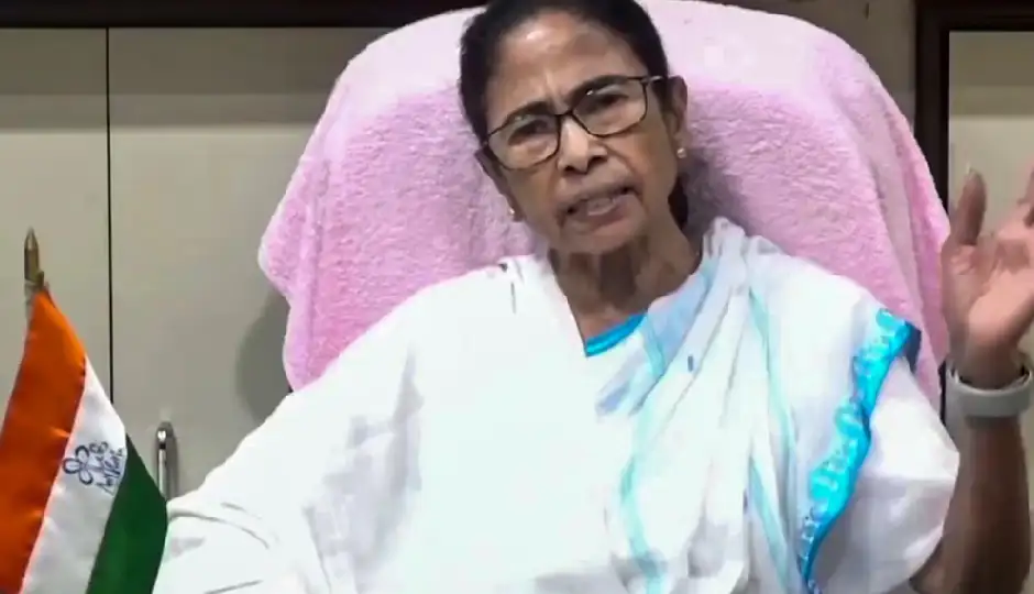 लोकसभा पहुंचने की तैयारी में ममता बनर्जी? सांसद की सीट खाली कराने की चर्चा, पार्टी के भीतर बढ़ी हलचल